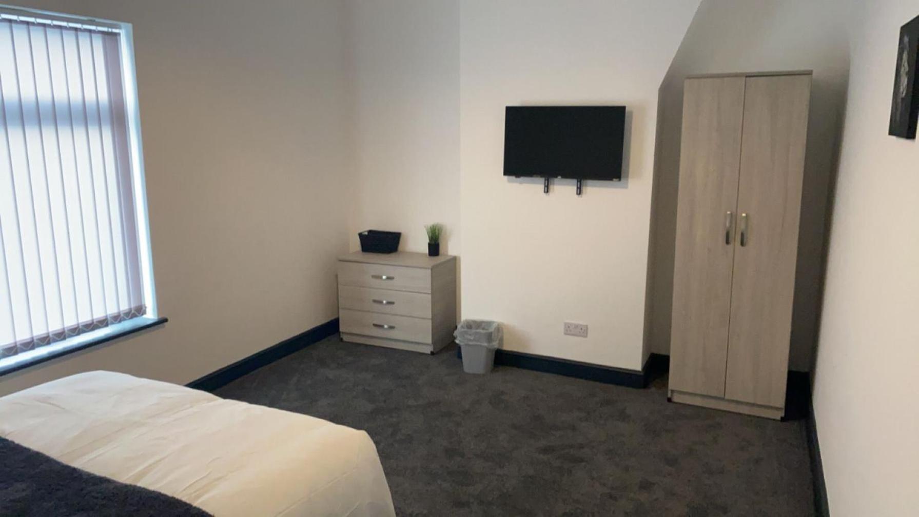 Houghton Guest House 1 Stoke-on-Trent エクステリア 写真