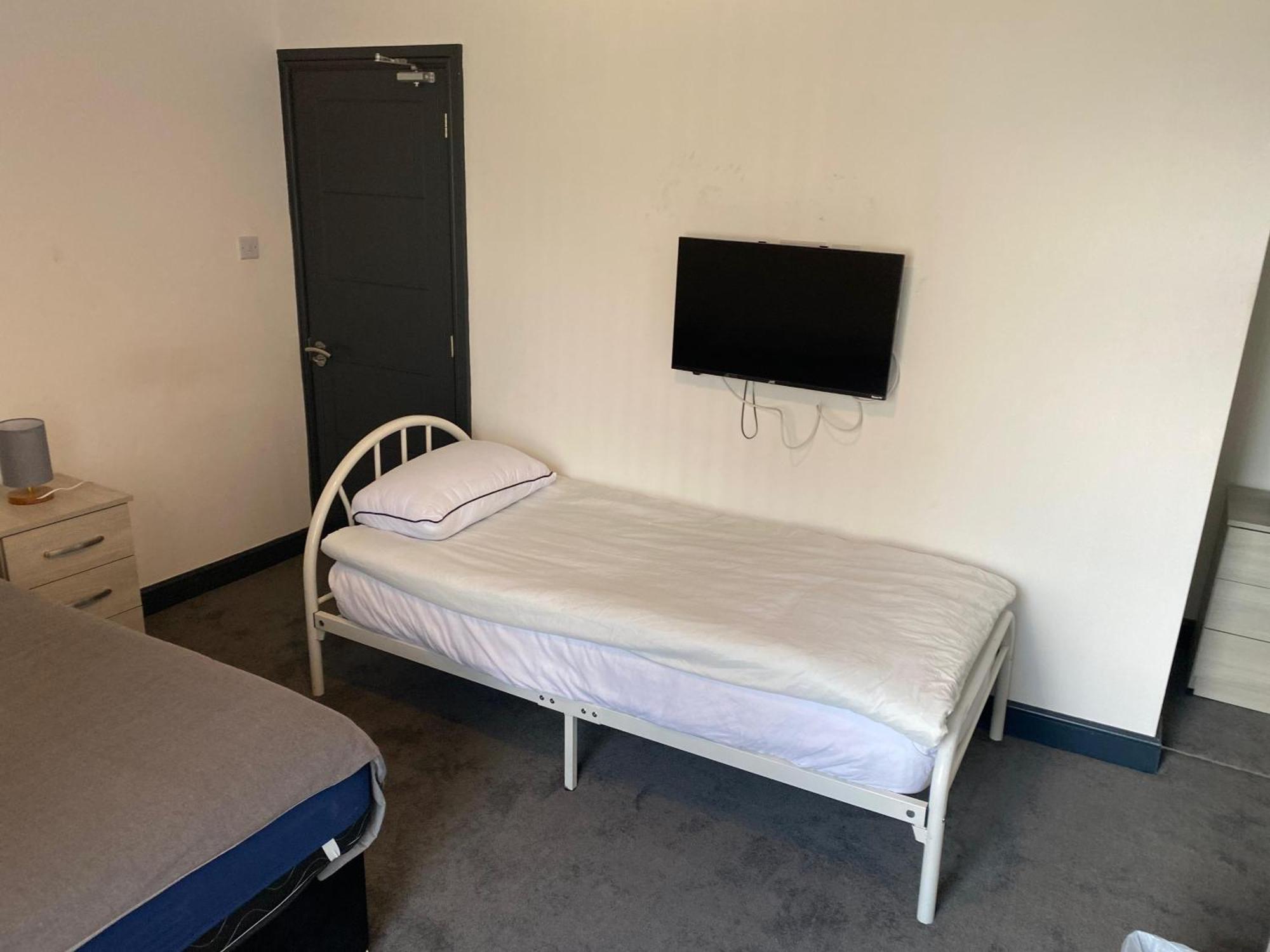 Houghton Guest House 1 Stoke-on-Trent エクステリア 写真